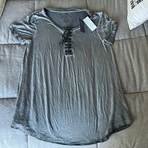 Soft & Sexy American Eagle Tee. Never worn with tags still on.